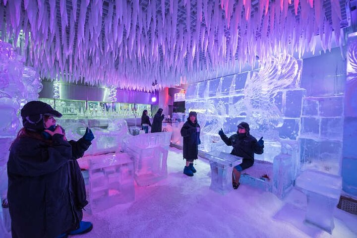 Experience the only ice lounge in the Middle East featuring stunning ice sculptures and cozy seating all while enjoying a complimentary drink in sub-zero wonderland.